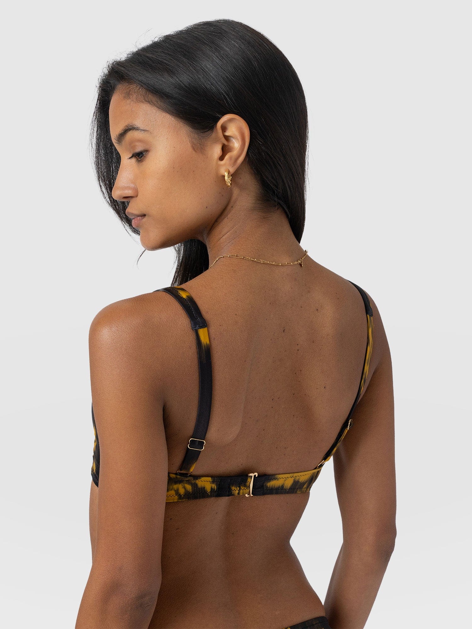Jesse Twist Front Bikini Top - Yellow Fade Floral - Women's Swimwear | Saint + Sofia® USA